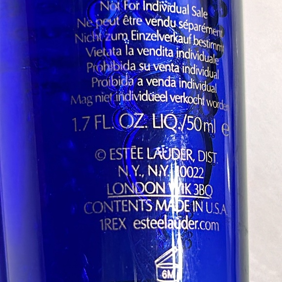 Estee Lauder make up bag with 1.7 ounce liquid eye make up remover - Picture 5 of 6